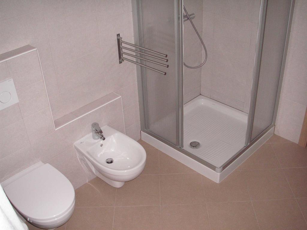 Casa Ferrari Monica Apartment Calceranica al Lago Phòng bức ảnh